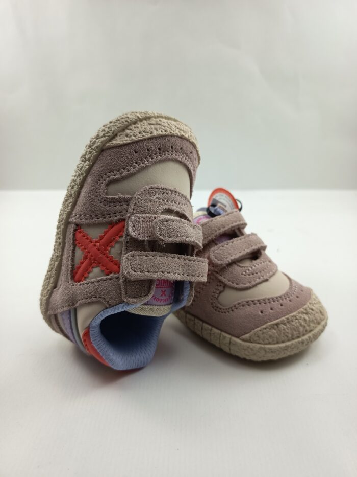 Semi-sport de piel rosa con cierre de velcros, Munich mod. 8172625 - Imagen 4
