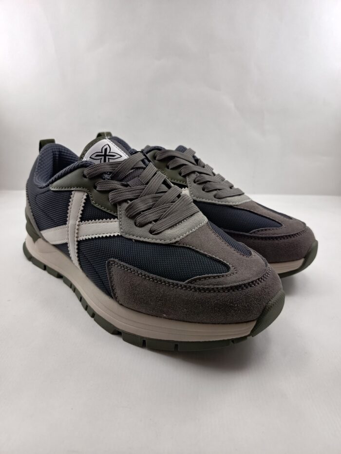 Semi-sport de piel negra con cierre de cordon, Munich mod. 8832027