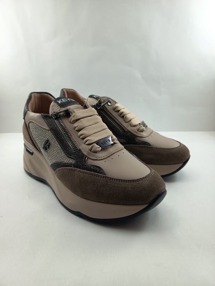Semi-sport de piel crema con cierre de cordon y cremallera, Keys mod. 11251