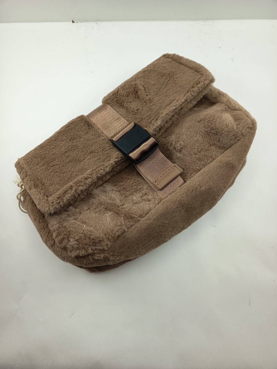 Bolso sintetico negro con cierre de cremallera, Gioseppo mod. 73950 - Imagen 2