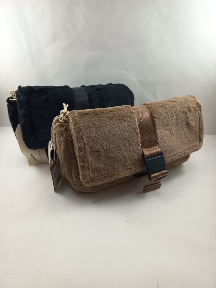 Bolso sintetico camel con cierre de cremallera, Gioseppo mod. 73950