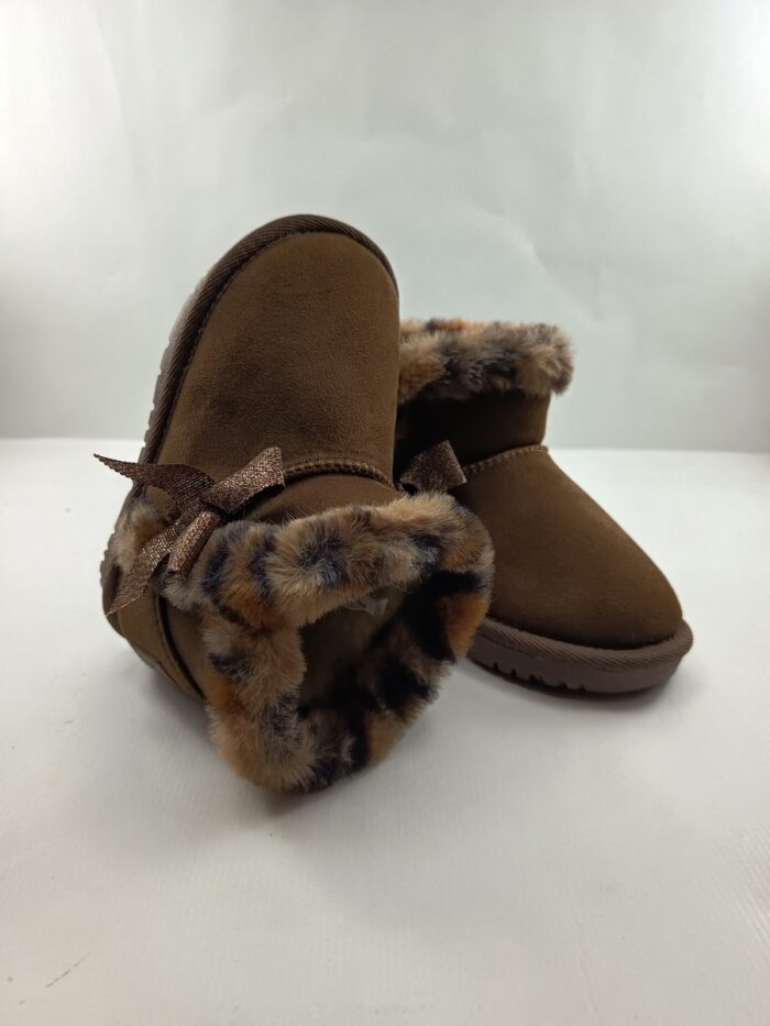 Bota de ante cuero tipo australiana sin cierres, Gioseppo mod. 76395 - Imagen 4