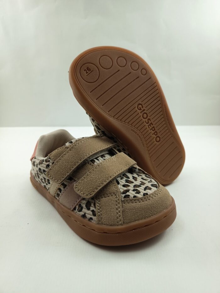 Semi-sport sintetico gris con cierre de velcros, Gioseppo mod. 76988 - Imagen 3