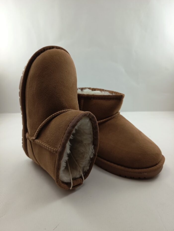 Bota de ante cuero tipo australiana sin cierres, Gioseppo mod. 76779