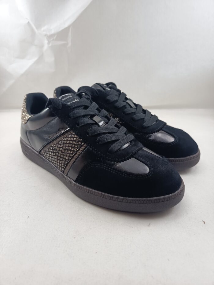 Semi-sport de piel negro con cierre de cordon, Wortmann mod. 23624