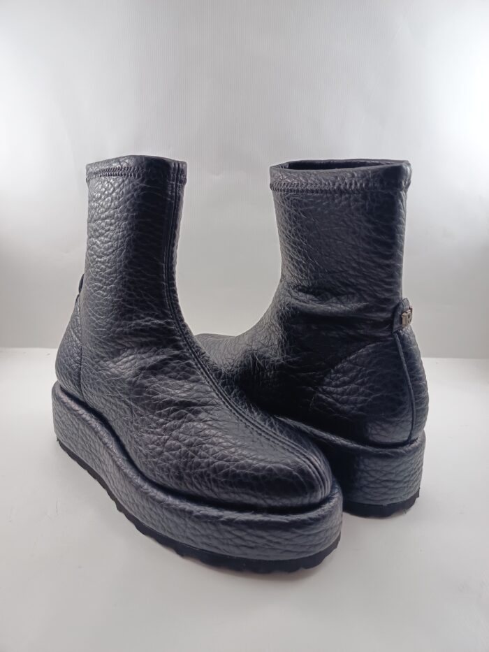 Bota de piel negra sin cierres, Pedro miralles mod. 27311 - Imagen 2