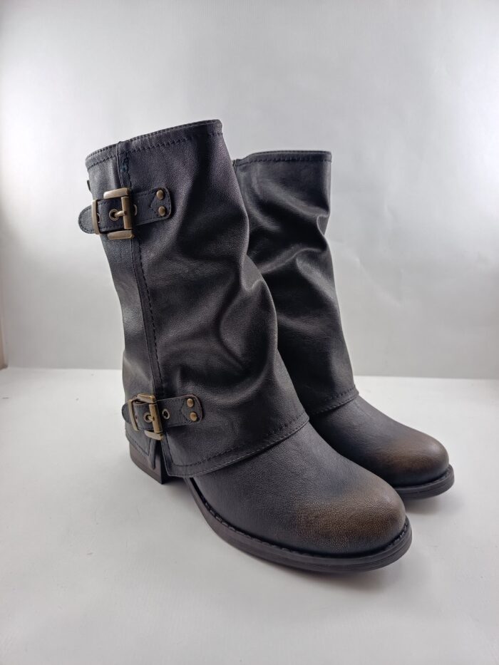 Bota biker de piel negra con cierre de cremallera, Mustang mod. 54683