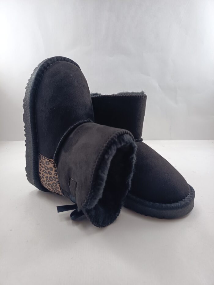 Bota australiana sintetica negra sin cierres, Mustang kids mod. 47951 - Imagen 4