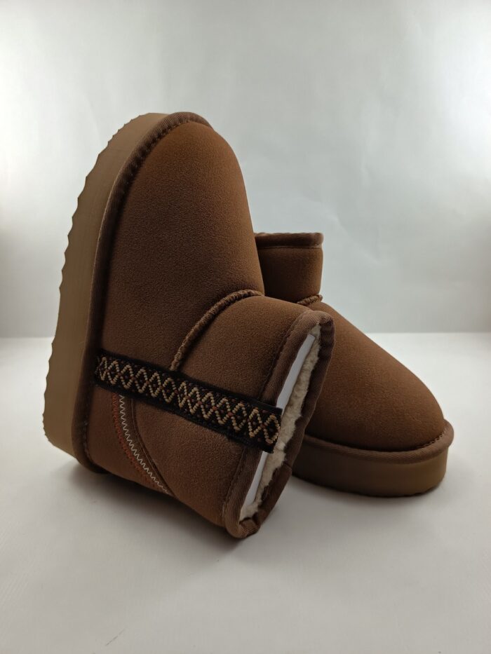 Bota australiana sintetica cuero sin cierres, Mustang kids mod. 49357 - Imagen 4