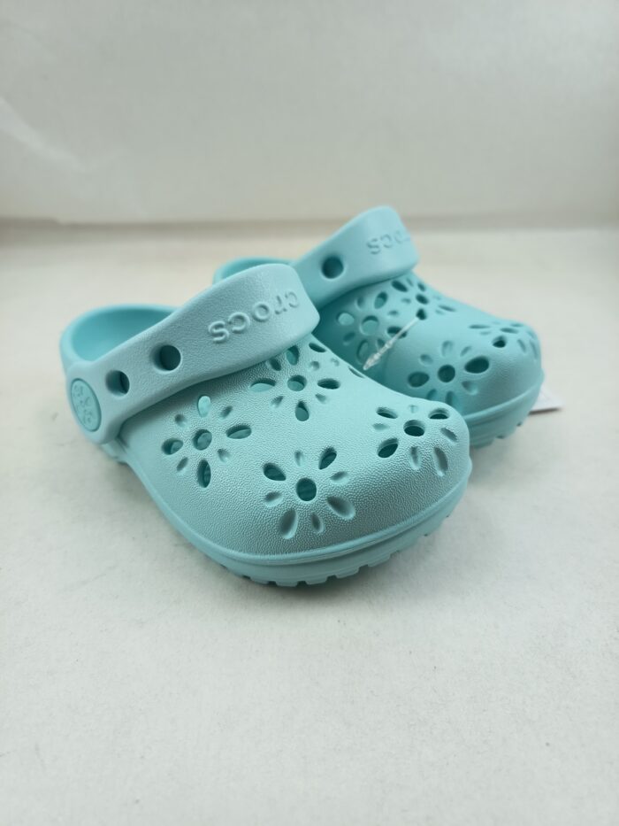 Croc classico floral en celeste sin cierres y tira trasera, Croc mod. 210944 - Imagen 2