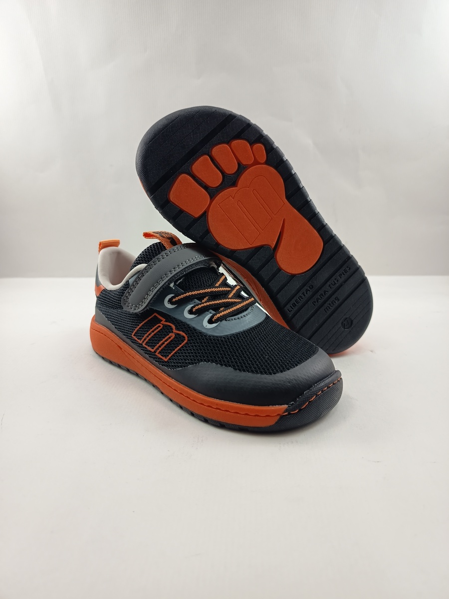 Semi-sport de piel negro con cierre de velcro, Mtng kids mod. 49045 - Imagen 4
