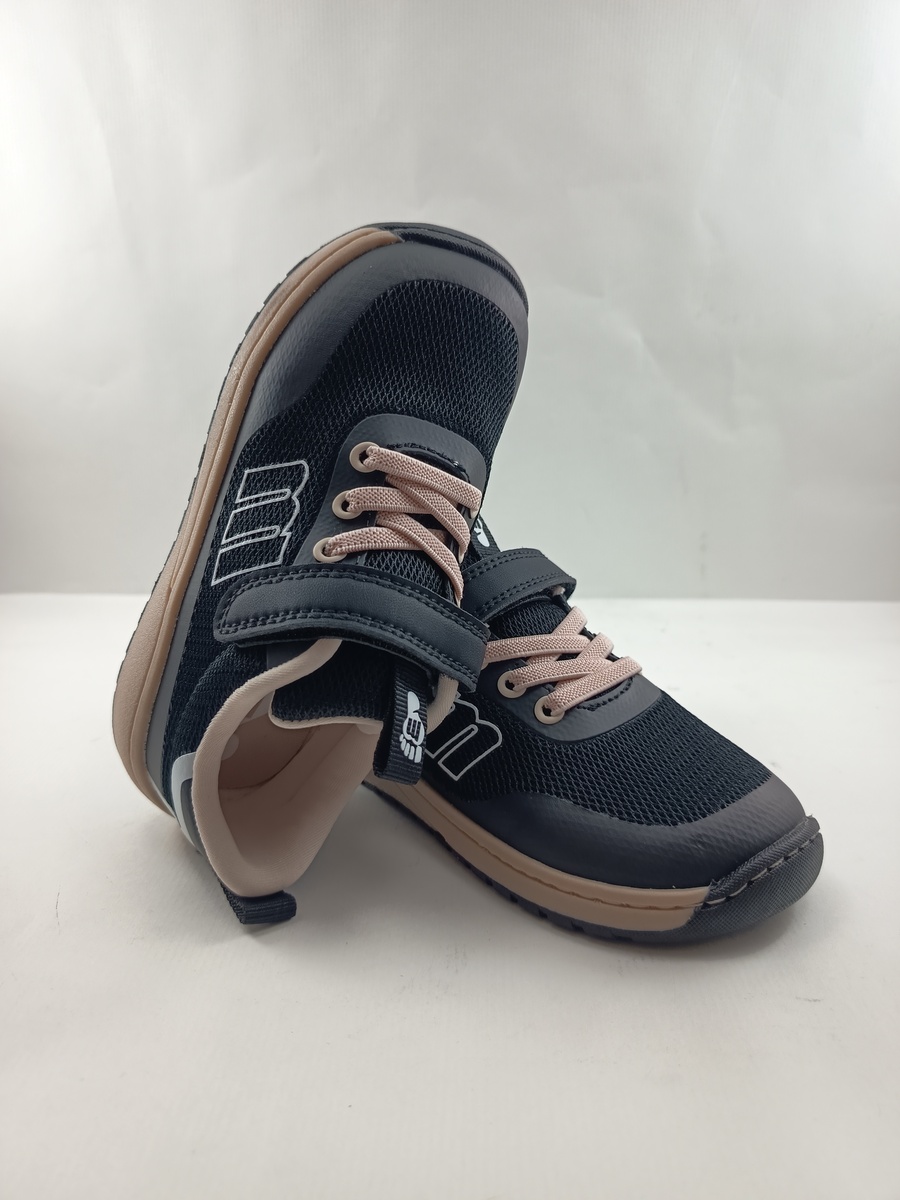 Semi-sport de piel negra con cierre de velcro, Mntg kids mod. 49045