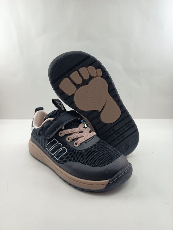 Semi-sport de piel negra con cierre de velcro, Mntg kids mod. 49045 - Imagen 4