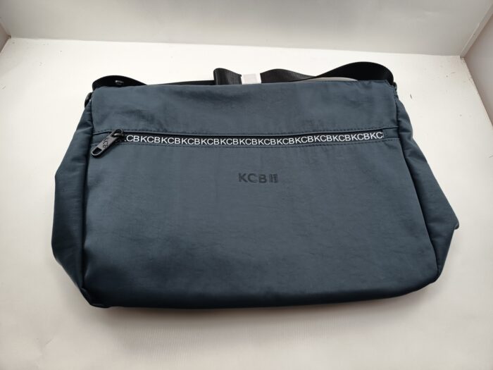 Bolso de hombro sintetico gris con cierre de cremallera, Kcb mod. 3242