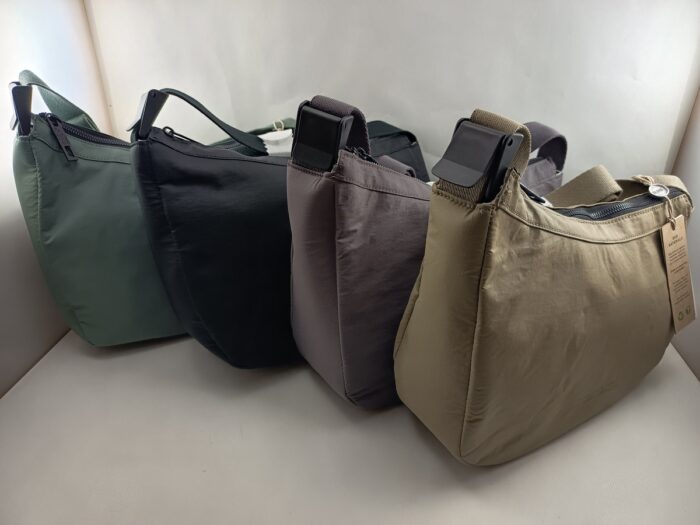 Bolso sintetico en varios colores y cierres de cremallera, Slang mod. Ami1