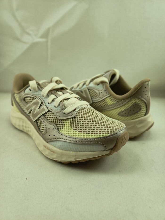 Deportivo sintetico oro con cierre de cordon, New balance mod. Waristg4 - Imagen 2