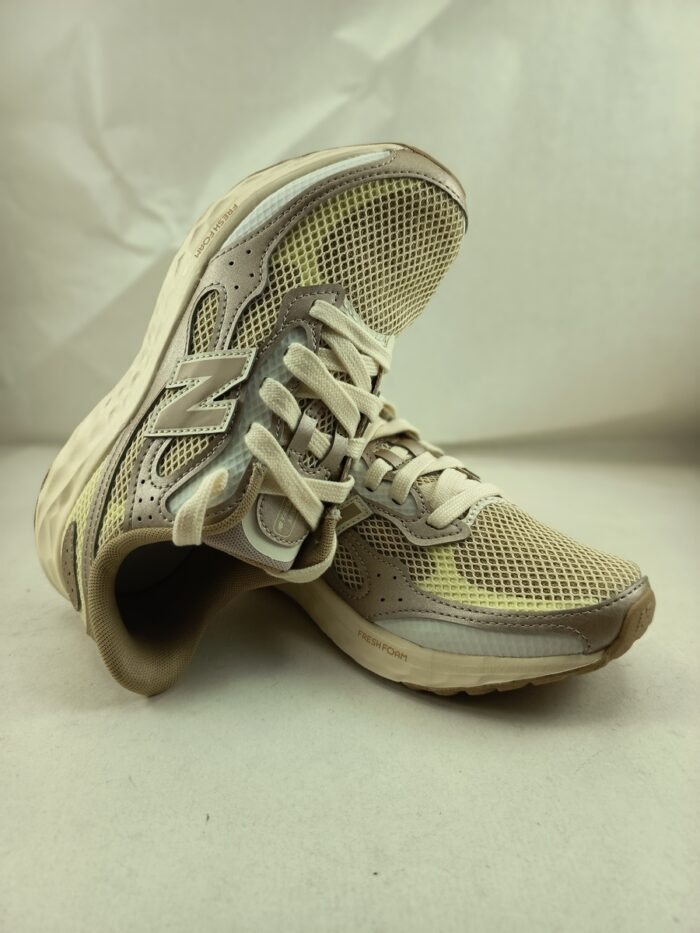 Deportivo sintetico oro con cierre de cordon, New balance mod. Waristg4 - Imagen 4