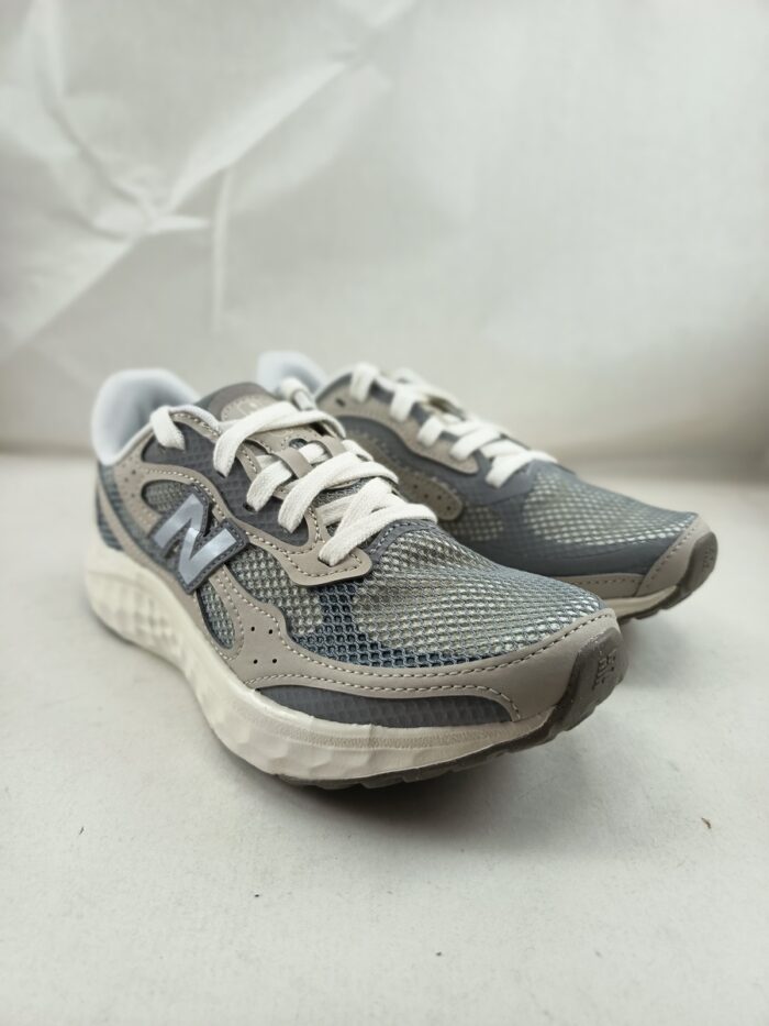 Deportivo sintetico gris con cierre de cordon, New balance mod. Waristm4