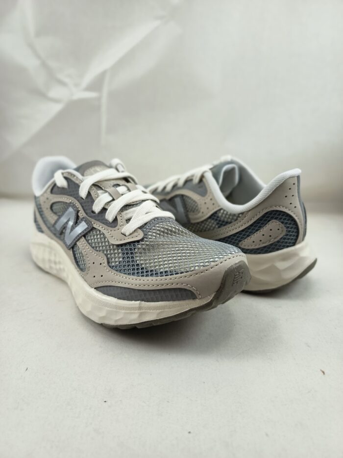 Deportivo sintetico gris con cierre de cordon, New balance mod. Waristm4 - Imagen 2