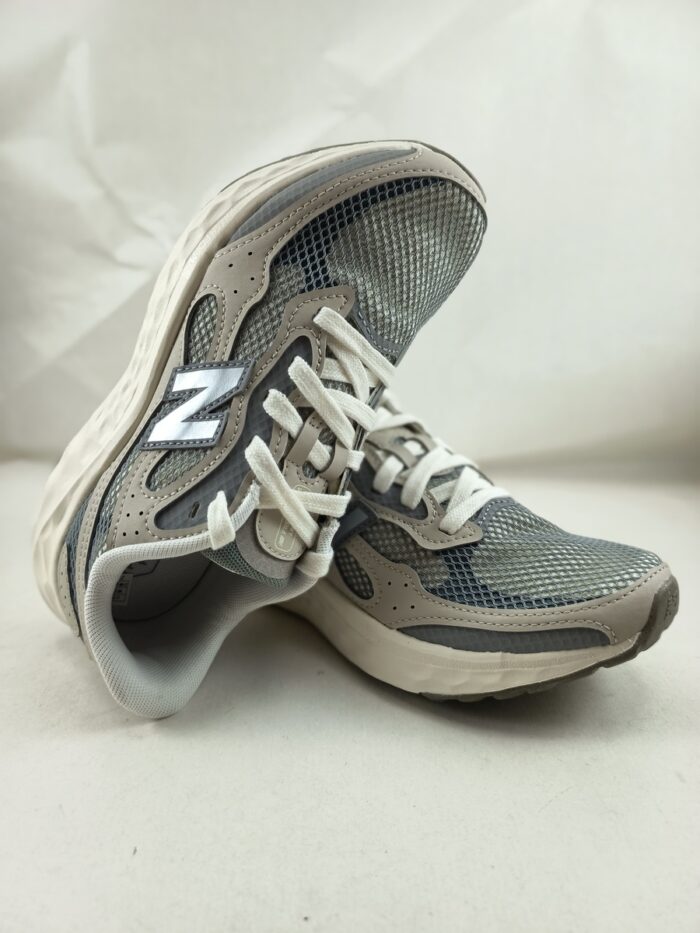 Deportivo sintetico gris con cierre de cordon, New balance mod. Waristm4 - Imagen 4