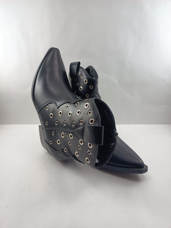 Bota de piel negra con cierre de cremallera, Bb up mod. 2651 - Imagen 4