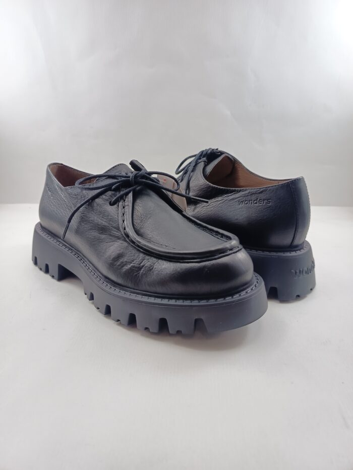 Semi-sport de piel negro con cierre de cordon, Wonders mod. C-7514 - Imagen 2