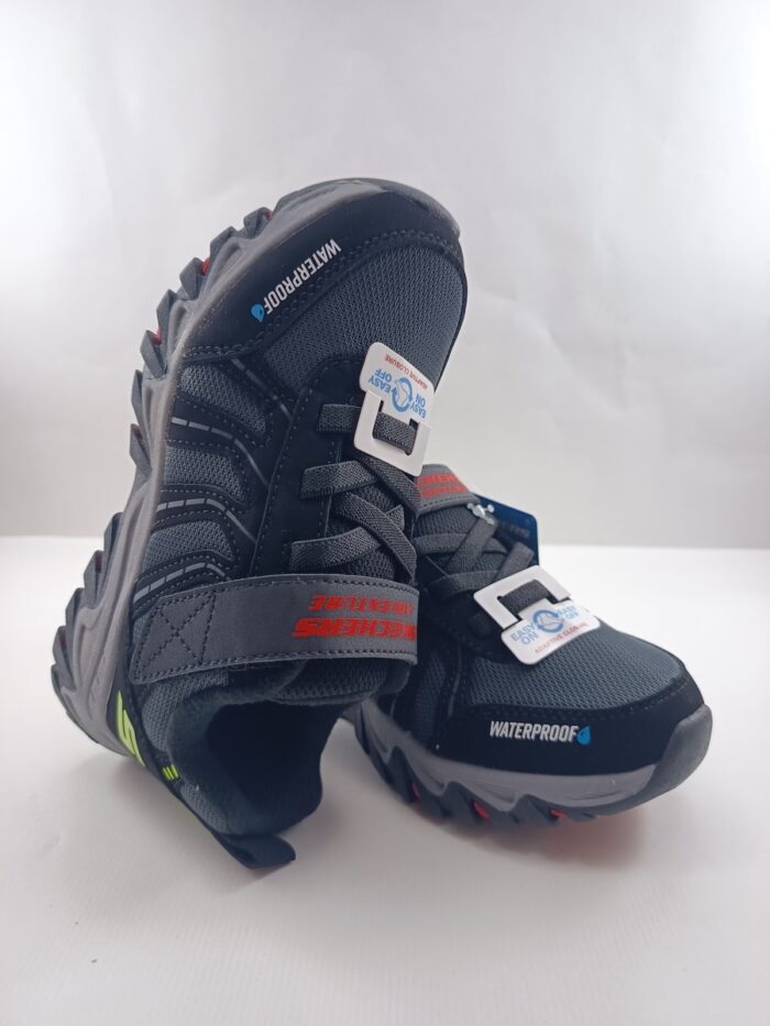 Semi-sport sintetico negro con cierre de velcro, Skechers mod. 406411