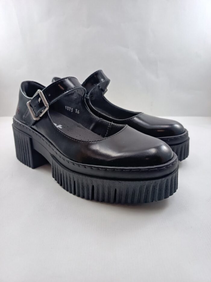 Zapato de sport de piel negra con cierre de hebilla, Art mod. 1373 - Imagen 2