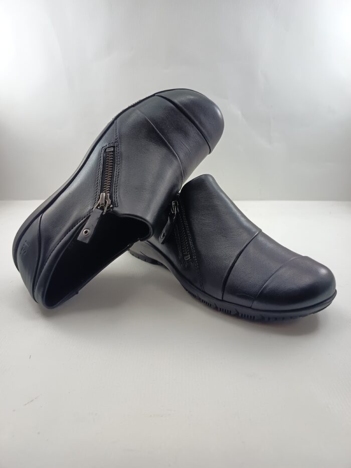 Semi-sport de piel negra con cierre de cremallera, Josef seibel mod. 87319 - Imagen 2