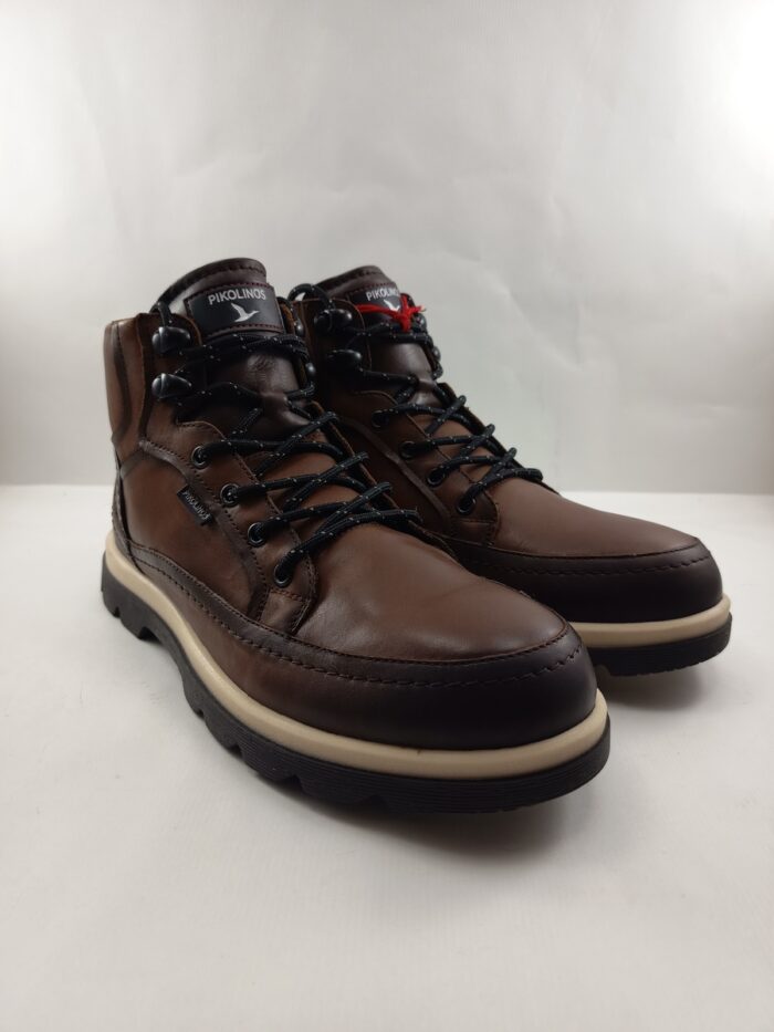 Bota de piel cuero con cierre de cordon, Pikolinos mod. 8107C1