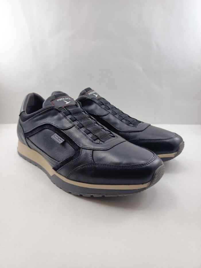 Semi-sport de piel negro con cierre de cordon, Pikolinos mod. 6247C1