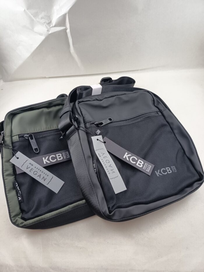 Bandolera mediana sintetica en varios colores y cierre de cremallera, Kcb mod. 3353