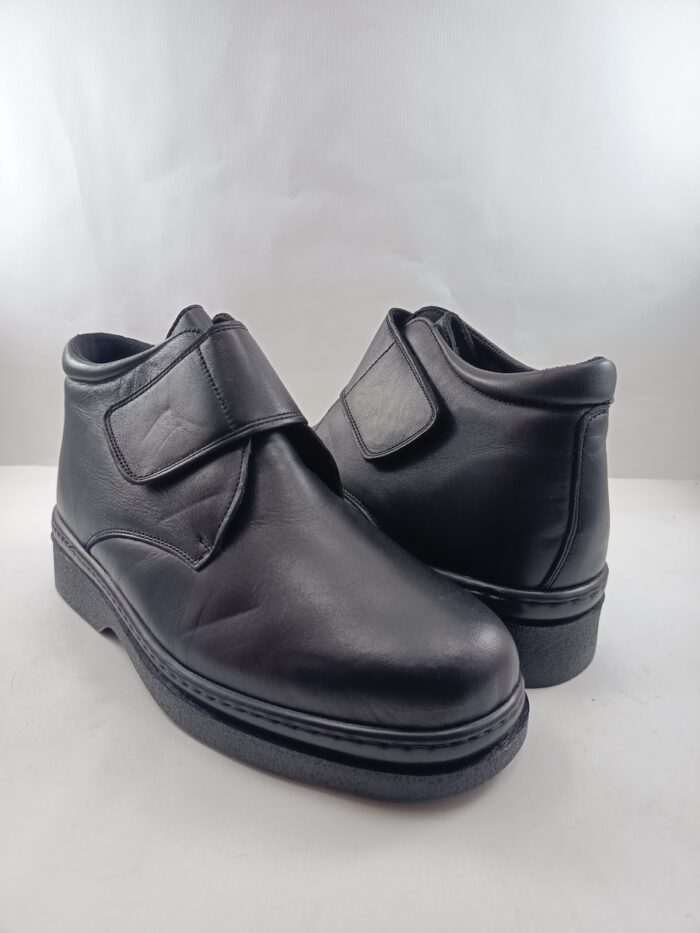 Bota de piel negra con cierre de velcro, Pinoso's mod. 6211 - Imagen 2