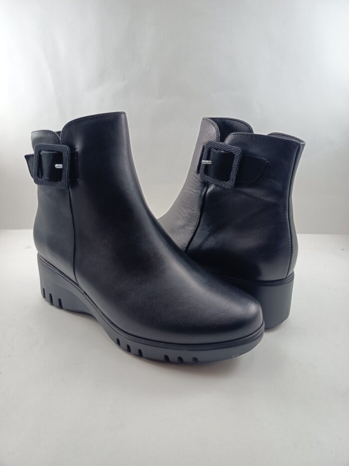 Bota de piel negra con cierre de cremallera, Piesanto mdo. 245908 - Imagen 2