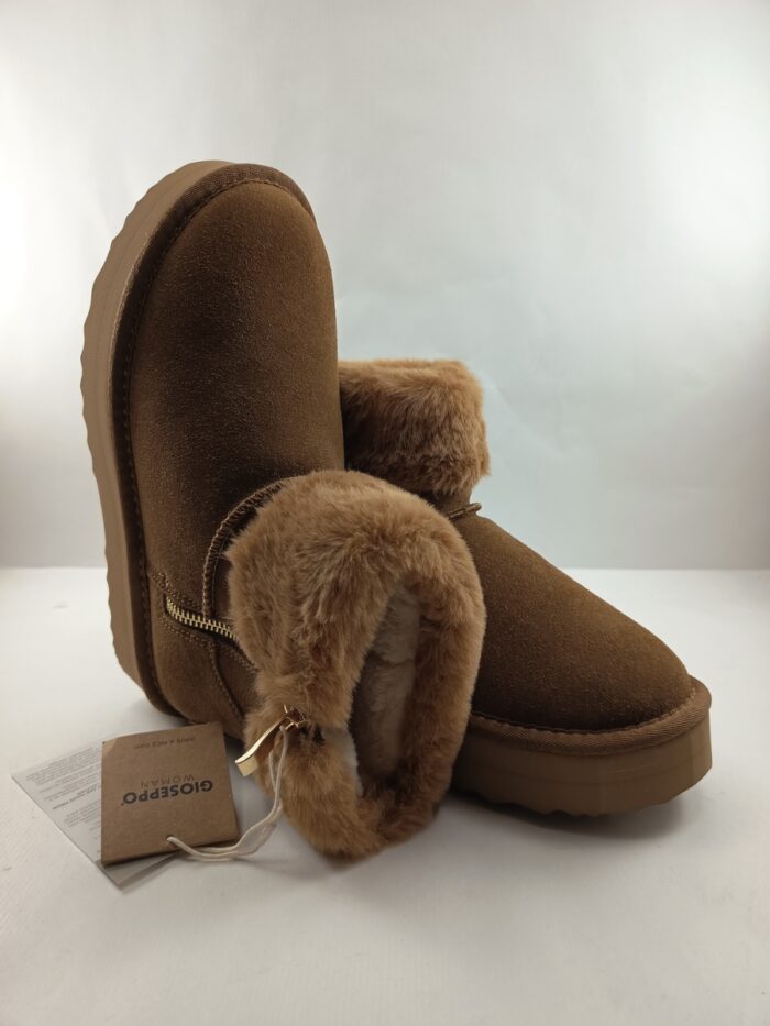 Bota de ante cuero tipo australiana con cierre de cremallera, Gioseppo mod. 73881