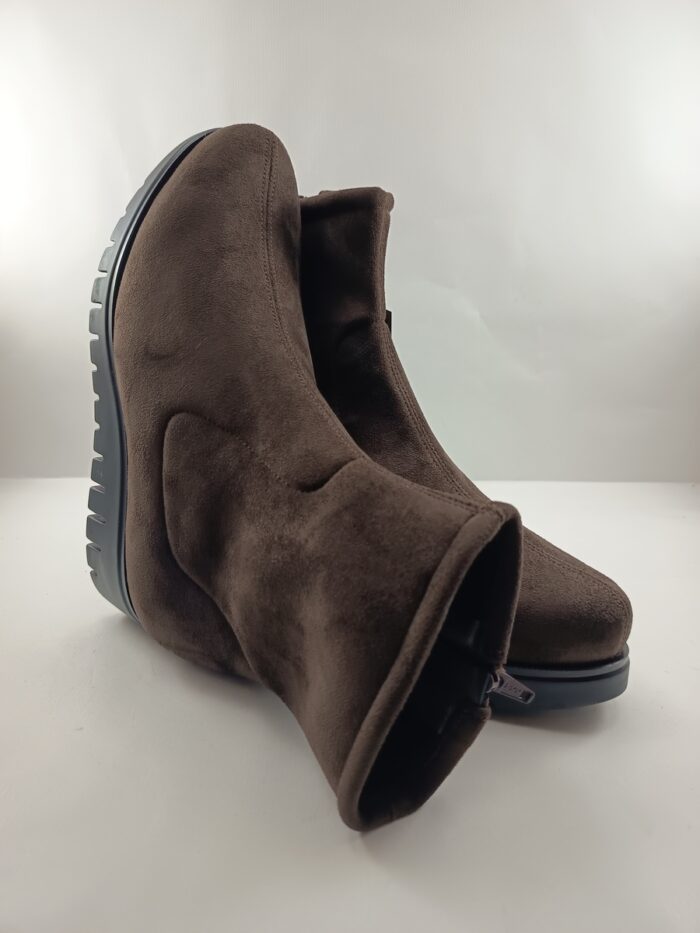 Bota de ante marron con cierre de cremallera, Pinoso's mod. 8114