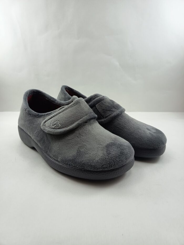 Alpargata sintetica gris con cierre de velcro, Garzón mod. 3931 - Imagen 2