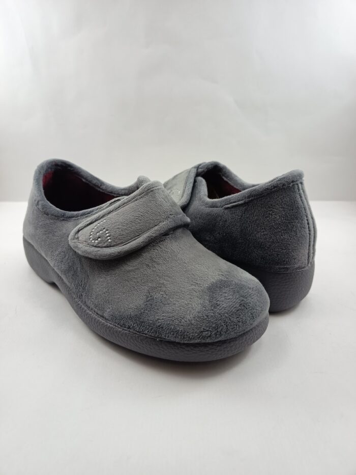 Alpargata sintetica gris con cierre de velcro, Garzón mod. 3931 - Imagen 3