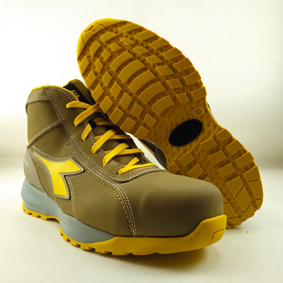 Bota de seguridad en piel gris con cierre de cordon, Diadora mod. Glove mds mid s3 - Imagen 4