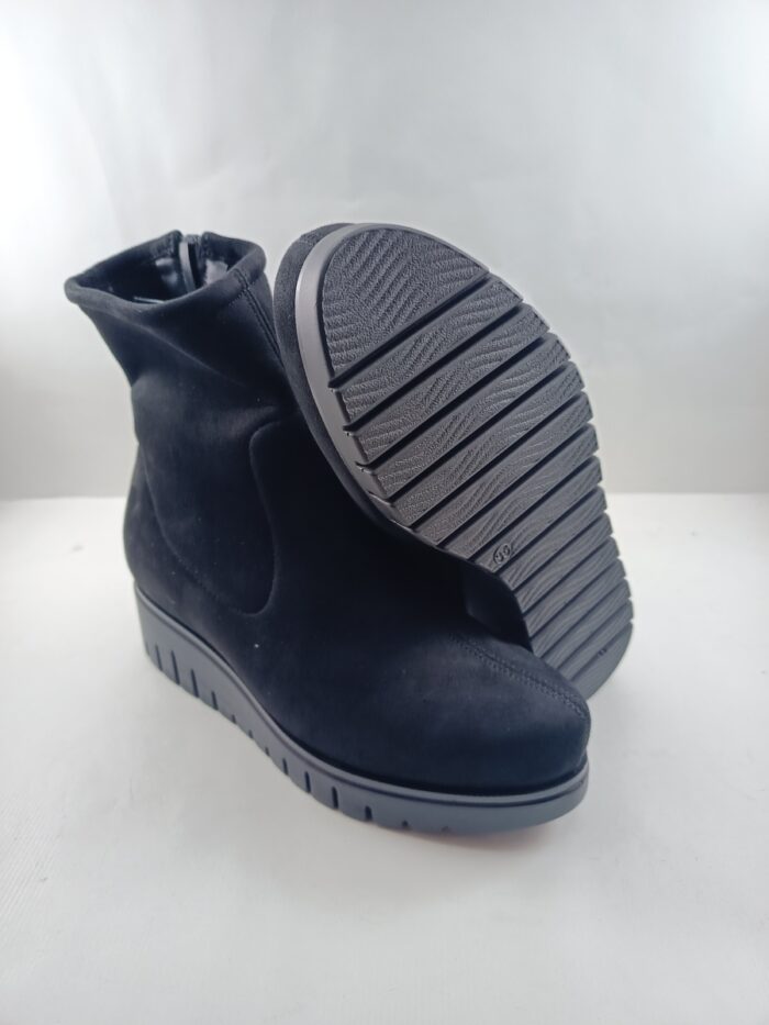 Bota de ante negro con cierre de cremallera, Pinoso's mod. 8114 - Imagen 3