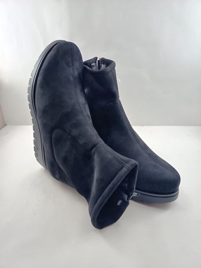 Bota de ante negro con cierre de cremallera, Pinoso's mod. 8114 - Imagen 4