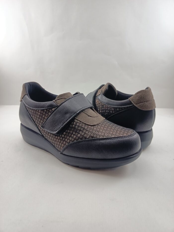 Abotinat de piel negro con cierre de 1 velcro, Pinoso's mod. 7919G - Imagen 2