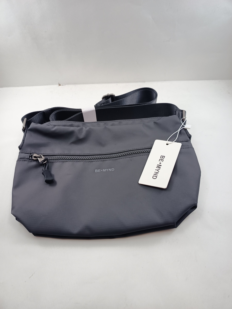 Bolso sintetico negro con cierre de cremalleras, Lasaca mod. BM521